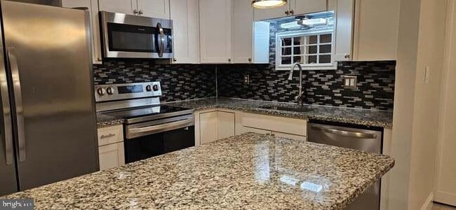 Building Photo - 44693 White Oak Ct