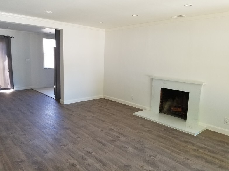 Living room - 9 Broadway