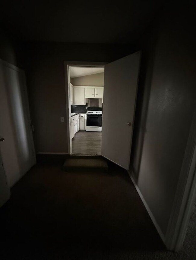 Building Photo - Charming 4-Bedroom Home with Spacious Yard!