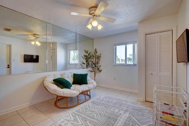 Building Photo - 107 Jamaica Dr