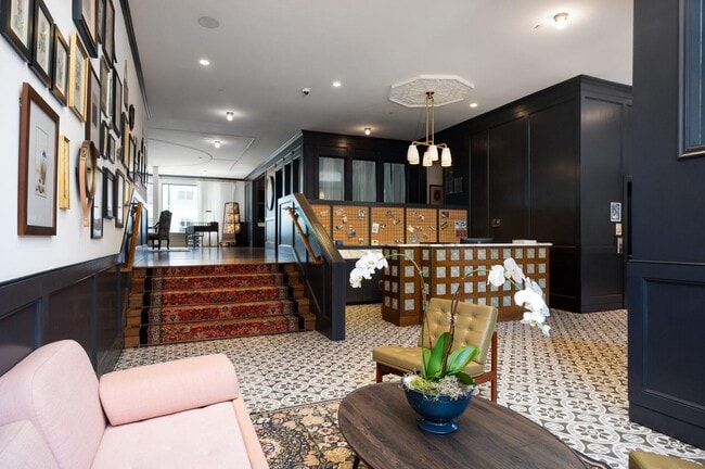 Building Photo - 1339 E St SE