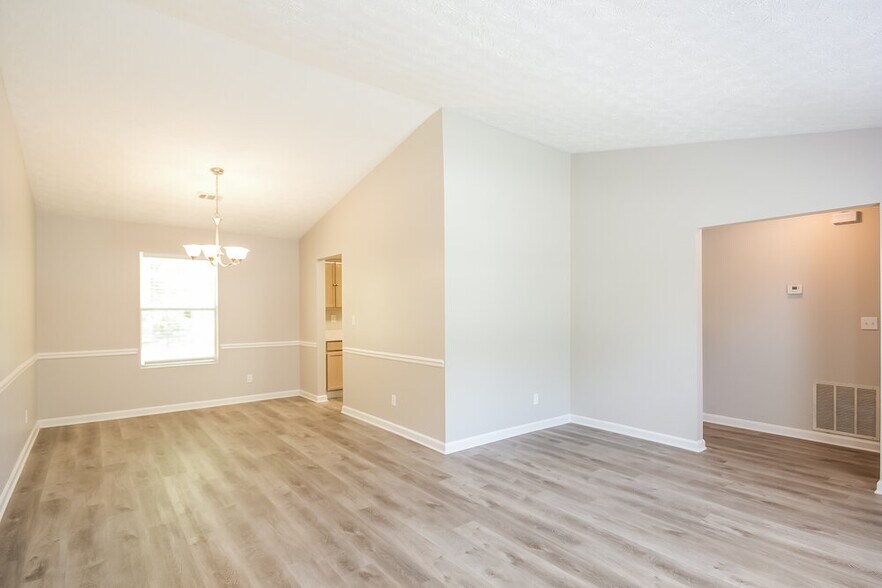 Building Photo - 3054 Aberdeen Way