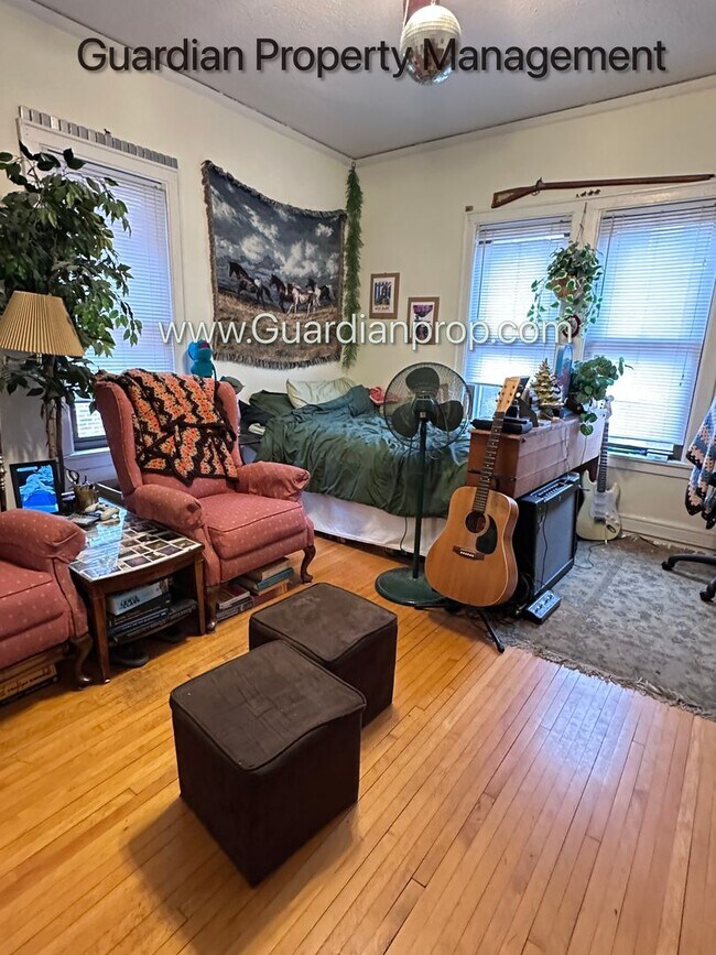 Building Photo - 2nd Floor Corner, Blocks from Bde Maka Ska, Heat Paid, 1 Month Free, Video Walkthrough