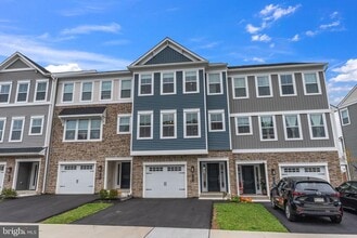 Building Photo - 105 Higher Rock Ct