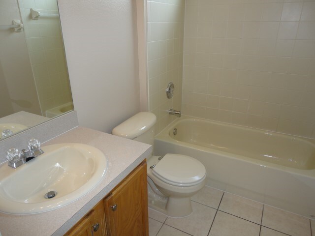 Building Photo - 10527 Beneva Dr