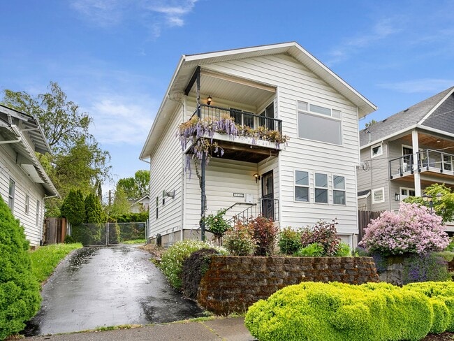 Building Photo - 9831 N Edison St