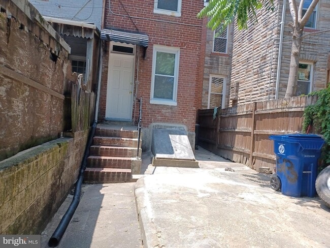 Building Photo - 513 N Highland Ave