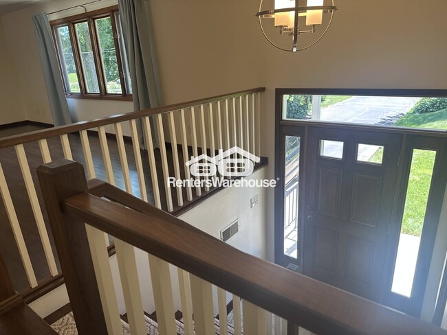 Building Photo - 1322 Meadowlark Dr