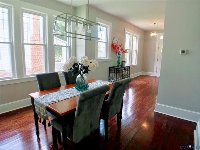 Building Photo - Beautifully renovated 2-story home with ensuite near Brookland Park Blvd