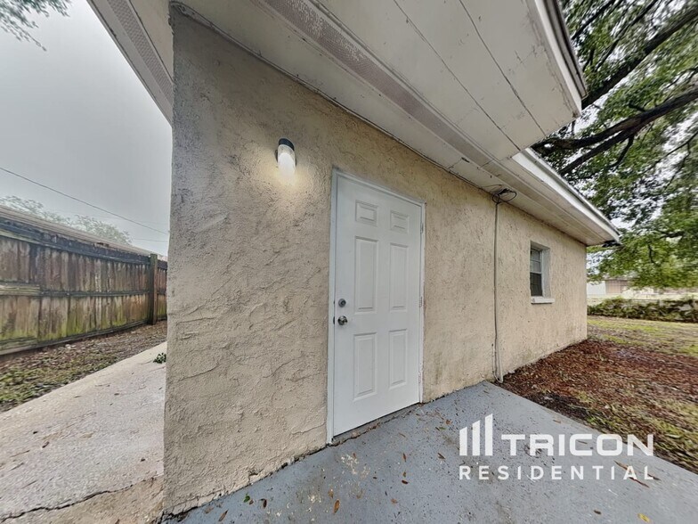 Building Photo - 3010 E Jean St