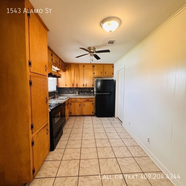 Building Photo - 1543 Alamo Creek