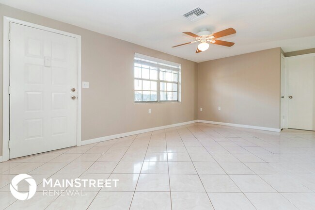 Building Photo - 5822 Elena Dr