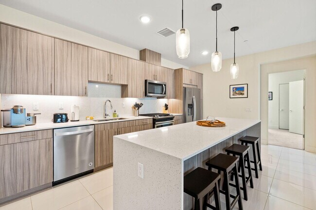 Building Photo - 191 The Riv