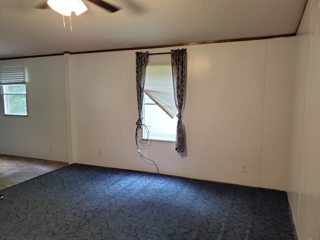 Building Photo - 146 Courtney Ln