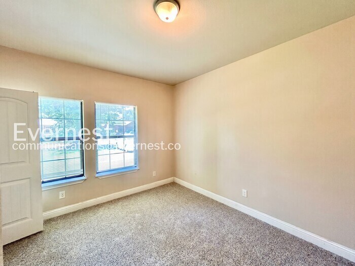 Building Photo - 3502 Edgewood St