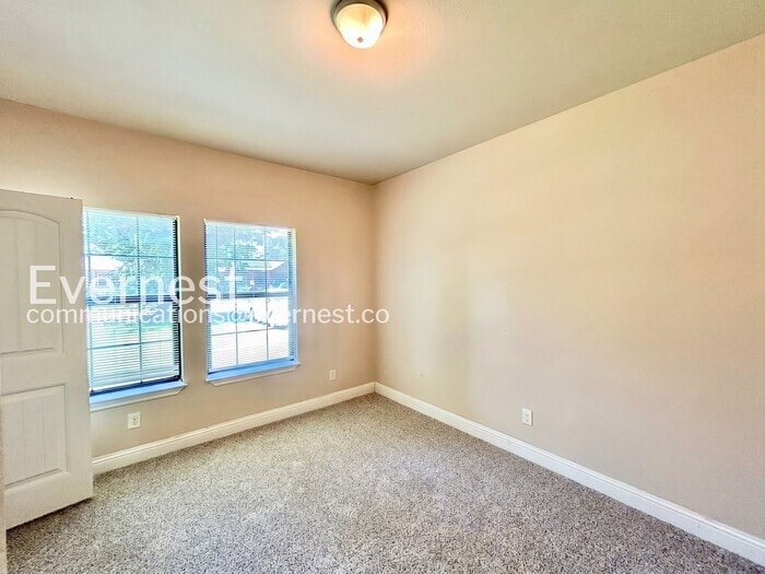 Building Photo - 3502 Edgewood St