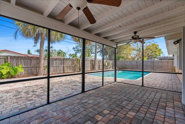 Building Photo - 3697 Holly Dr