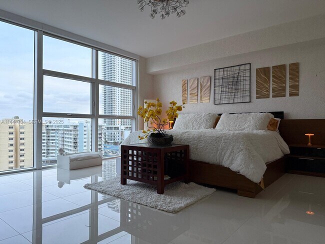 Building Photo - 1830 S Ocean Dr