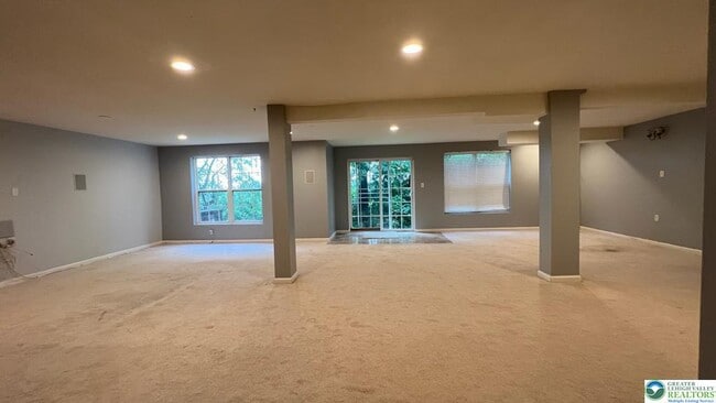 Building Photo - 1839 Majestic Dr