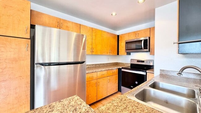 Building Photo - 239 Mananai Pl