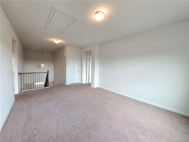 Building Photo - 3329 Long Creek Dr