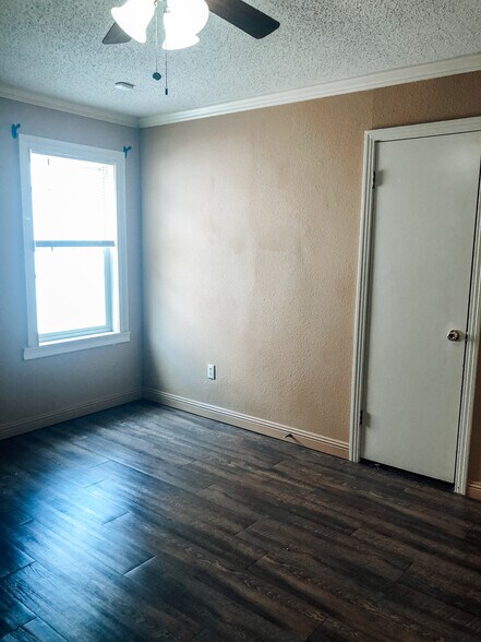 Building Photo - 3818 33rd St