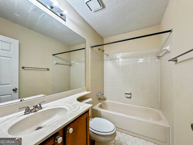 Building Photo - 1577 Linksview Way