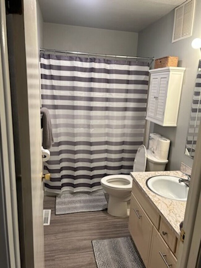 Building Photo - Furnished 1 Bed / 1 Bath – All Utilities Included