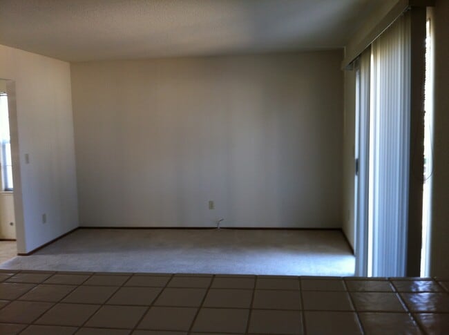 Building Photo - 387 Redwood Heights Ct