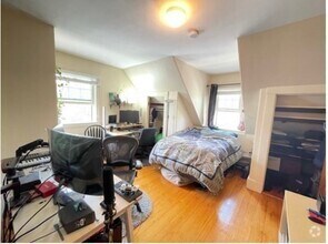 Building Photo - 122A Englewood Ave