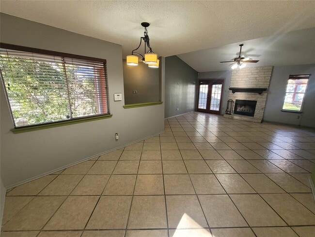 Building Photo - 501 Mountain Laurel Dr