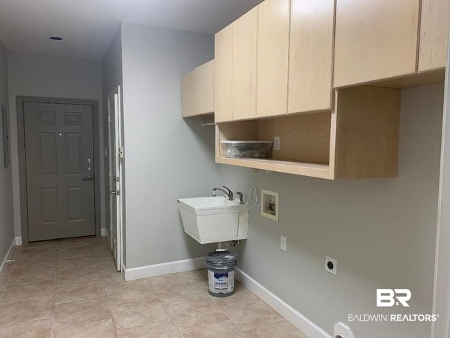 Building Photo - 30793 Pine Ct