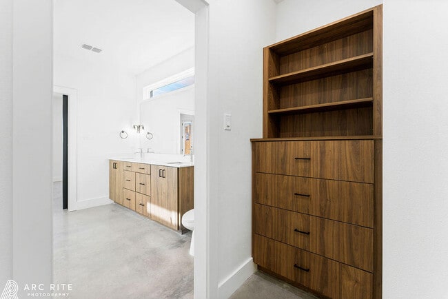 Building Photo - 4509 22nd Pl