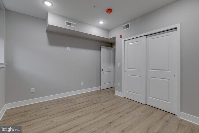 Building Photo - 2113 Master St