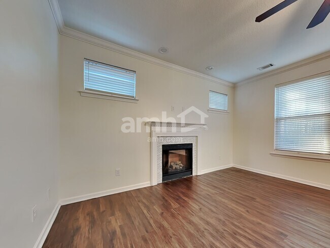 Building Photo - 105 Redrock Ct