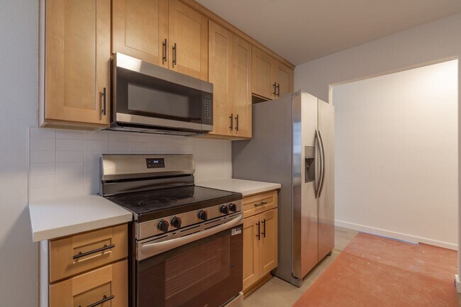 Building Photo - Crowne Pointe Apartment Homes