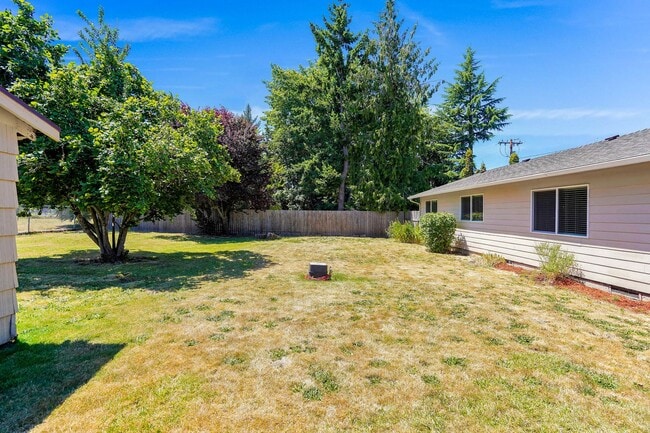 Building Photo - Well kept 3 bed, 1 bath in NE Salem