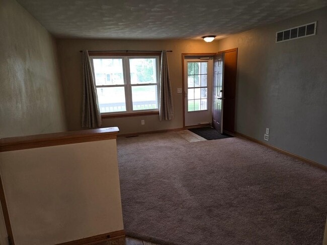 Building Photo - 5563 Stockton Dr