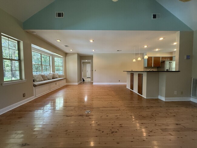 Building Photo - 14 Egret Dr