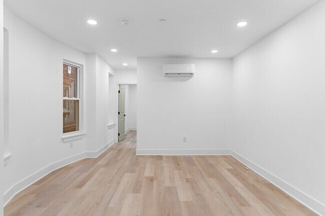Building Photo - 6049 Elmwood Ave