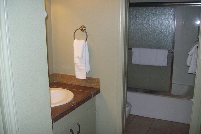 Building Photo - Fully Furnished Condo