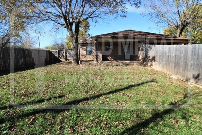 Building Photo - 1017 S 9th St