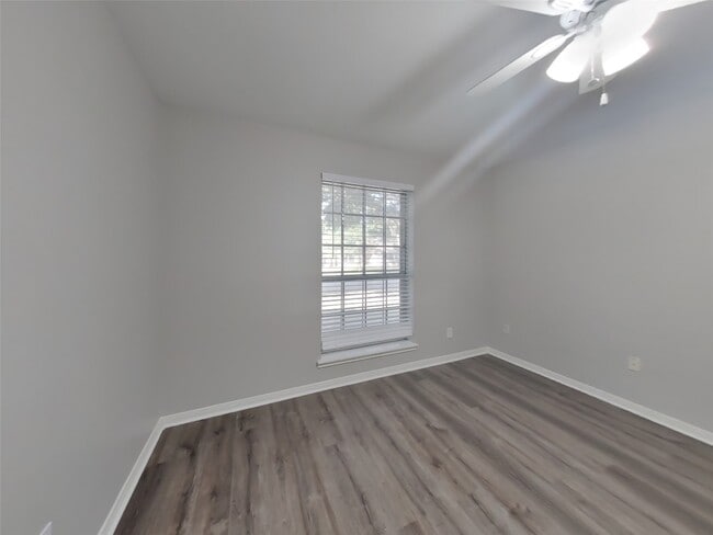 Building Photo - 5523 Foresthaven Dr