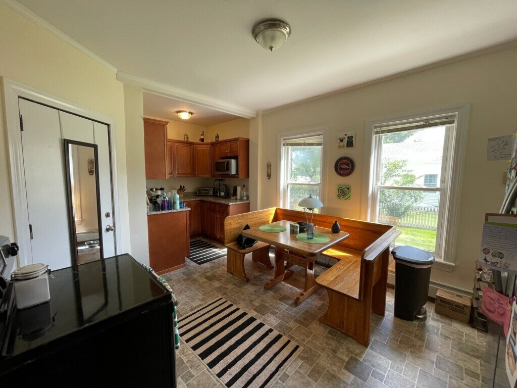 Building Photo - 13 Capron St