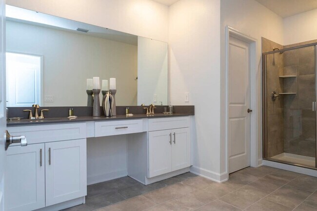 Building Photo - 4319 Scene Ln