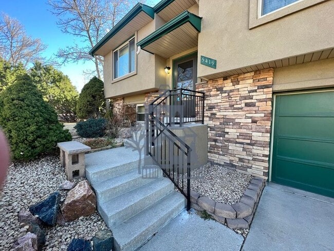 Building Photo - 5419 Alteza Dr