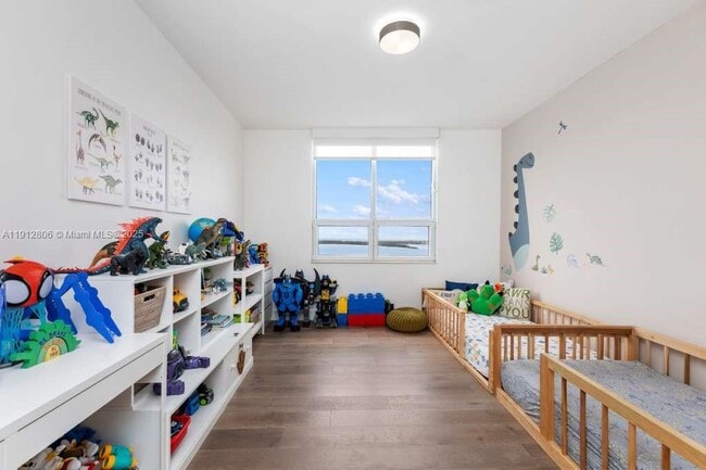 Building Photo - 808 Brickell Key Dr