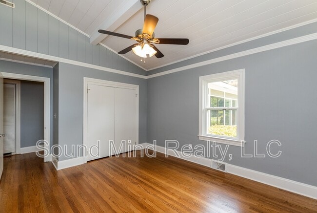 Building Photo - 3504 Hawthorne Rd