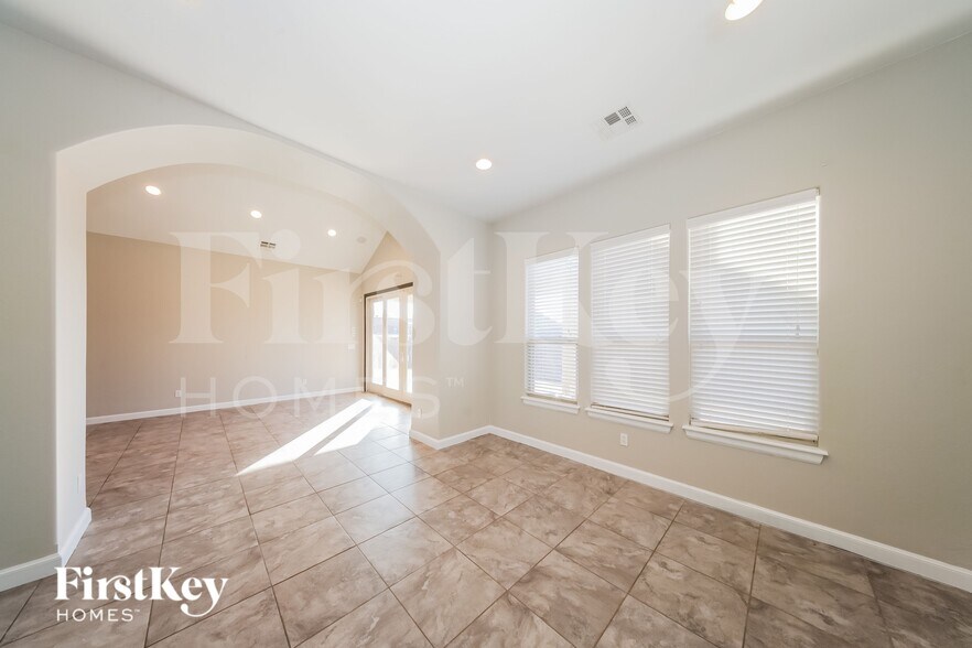 Building Photo - 17313 Ridgewood Dr