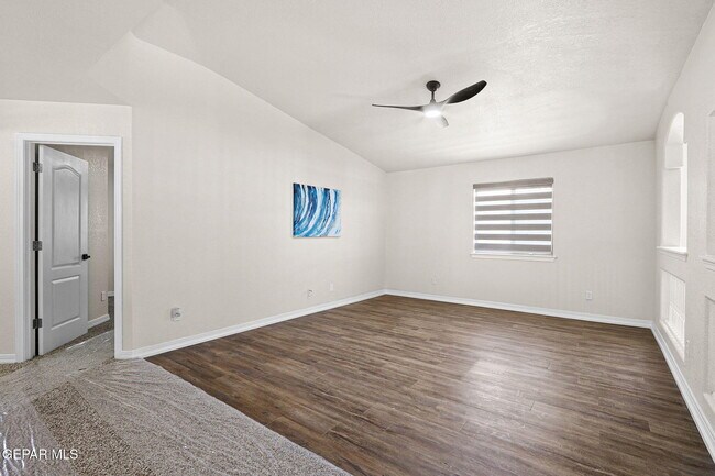 Building Photo - 3121 Tierra Paola Ln